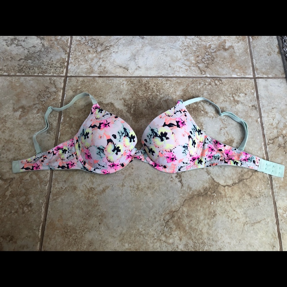 Victoria’s Secret Pink bra